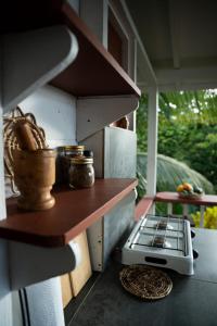 Kuchyň nebo kuchyňský kout v ubytování Shade + 20 fotografií