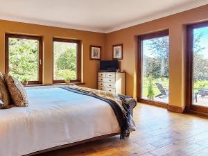 Postel nebo postele na pokoji v ubytování 6 Bed in Stanley 96289