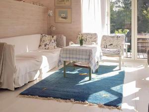 Χώρος καθιστικού στο Peaceful Island Home near Sea