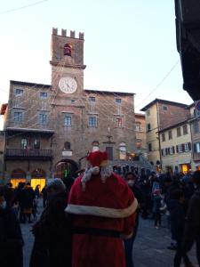 Hosté ubytování Appartamento Io e Te Cortona centro storico - seconda doccia su romantica corte