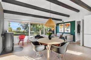 Χώρος καθιστικού στο FJ1017-Jaegerspris-Mathiesens-Enghave-14