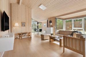 TV a/nebo společenská místnost v ubytování HA391-Saeby-Elinsvej-2