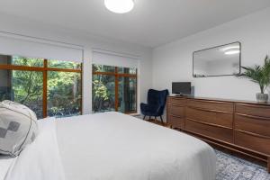 Ένα ή περισσότερα κρεβάτια σε δωμάτιο στο 1BR in Northstar, Village Location, Shared Pool and Hot Tub, Ski Storage, Free Parking +31 φωτογραφίες