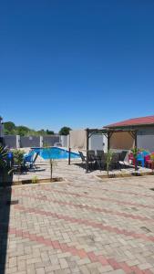 Bazén v ubytování The Residence nebo v jeho okolí