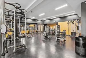 Fitness centrum a/nebo fitness zařízení v ubytování 1BR w Patio and Parking!!4
