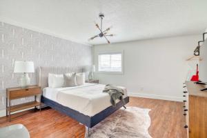 Postel nebo postele na pokoji v ubytování Stay Portland - Super Studio in Brooklyn