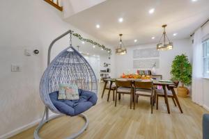 Foto de la galería de Private Hot Tub! Tobyhanna Getaway 12 Mi to Slopes en Tobyhanna 31 fotos más