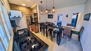 サンセバスチャンにあるFlat Maresias Sun Houseの台所の空中を望む