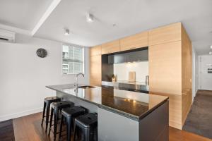 Η κουζίνα ή μικρή κουζίνα στο Waterfront 3 Bedroom Marina Gem