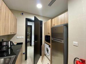 Kuchyň nebo kuchyňský kout v ubytování Sea view & Louvre museum view 1bk Apartment