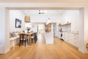 Dapur atau dapur kecil di Waterfront On Wattle