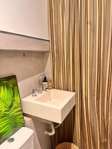 Phòng tắm tại Ground floor apartment, bedroom, living room