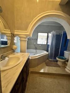 Koupelna v ubytování Entire House in Santo Domingo Este + 21 fotografií