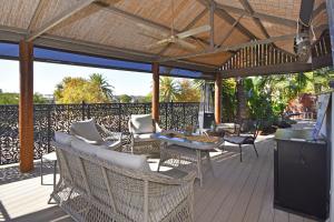 Balkón nebo terasa v ubytování San Remo Resort pool air con home theatre