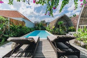Bazén v ubytování Sunshine Village Canggu nebo v jeho okolí