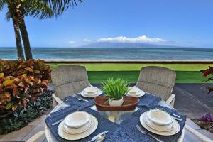 Billede fra billedgalleriet på Kahana Reef 117 · KR 117 Renovated OceanFront 1BD w Ocean Views i Kahana