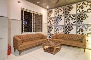 Φωτογραφία από το άλμπουμ του Hotel O S Grand Bolarum σε Hakīmpet