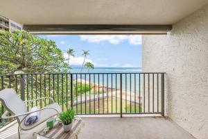 Gallery image of Hololani B204 · HL B204 Beachy Chic Updated OceanFront 2BD in Kahana