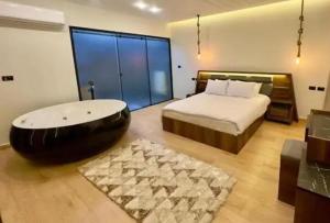 Ένα ή περισσότερα κρεβάτια σε δωμάτιο στο mkoooo otl