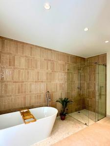 Ένα μπάνιο στο Bocobay Costa Catalina