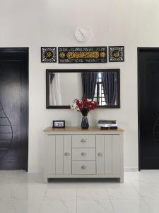 Ο χώρος του λόμπι ή της ρεσεψιόν στο ISA Homestay Kuala Terengganu