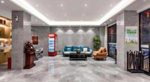 大同市にあるGreenTree Inn Express Datong High-Speed Railway Station Old City Wallのロビー(ソファ、椅子付)