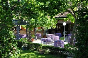 Zahrada ubytování LOGIS Hôtel LE DAHU