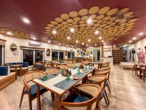 Restaurace v ubytování The Neeraj Ganga Rajmahal Wellness Dream