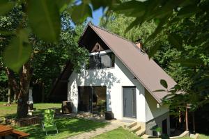 Κήπος έξω από το The Cozy Chalet