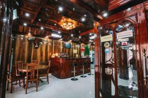 Lounge nebo bar v ubytování Khách sạn Thành Loan