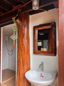 Bilik mandi di Thai Tom s GuestHouse