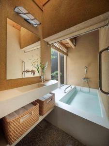 Ένα μπάνιο στο Sanoha Machiya House +34 φωτογραφίες