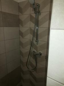 Ένα μπάνιο στο garsonka