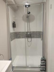 Ένα μπάνιο στο Tranquil Countryside Escape in Rural Kent- Pipistrelle View