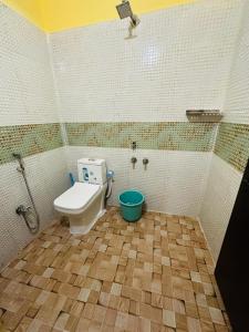 Kupatilo u objektu Balaji guest house