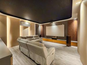 Οι επιχειρηματικές εγκαταστάσεις ή/και οι αίθουσες συνεδριάσεων στο Casa Verano Jimbaran by Nagisa Bali +49 φωτογραφίες