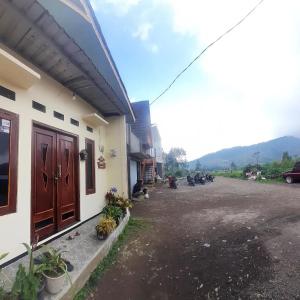 Nespecifikovaný výhled na hory nebo výhled na hory při pohledu z prázdninového domu