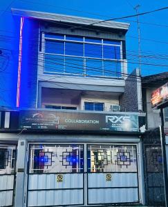 Το κτήριο όπου στεγάζεται  το διαμέρισμα