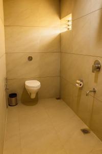 Koupelna v ubytování ShreeVan Resort By Sk