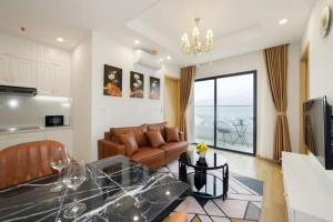 Μια τηλεόραση ή/και κέντρο ψυχαγωγίας στο Căn Hộ View Biển Quy Nhơn - FLC Lux Chilling APT Trung Tâm TP
