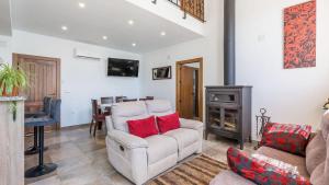 TV a/nebo společenská místnost v ubytování Puentelata Dúrcal by Ruralidays