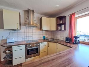 Η κουζίνα ή μικρή κουζίνα στο Apartment Berganger - WIL421 by Interhome +36 φωτογραφίες