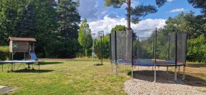 Un jardín fuera de Pension Stechlinsee