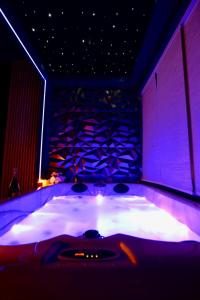 Gallery image of Flower Suite & Spa, air-conditioned and beach in La Seyne-sur-Mer