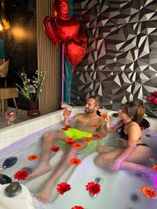 Gallery image of Flower Suite & Spa, air-conditioned and beach in La Seyne-sur-Mer