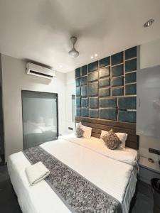 Postel nebo postele na pokoji v ubytování Hotel the lowell