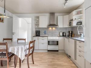 Η κουζίνα ή μικρή κουζίνα στο Apartment Ritha - 30km from the sea by Interhome