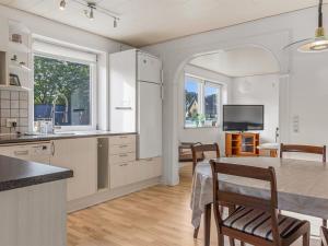 Η κουζίνα ή μικρή κουζίνα στο Apartment Ritha - 30km from the sea by Interhome +9 φωτογραφίες