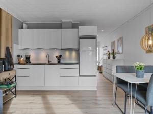 Η κουζίνα ή μικρή κουζίνα στο Apartment Asfrid - 80m from the sea by Interhome