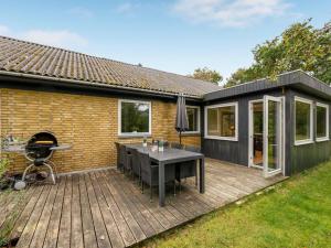 Κήπος έξω από το Holiday Home Naia - 300m to the fjord by Interhome